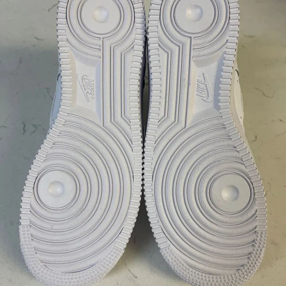 Nike Air Force 1 High LE Triple White GS Sneakers Size 6.5 Y DH2943-111 BIG KIDS
